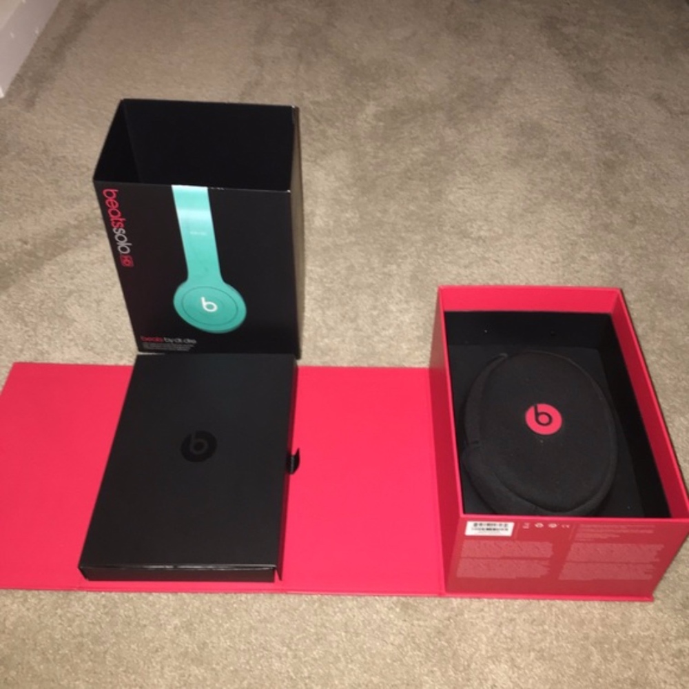BEATS BY DRE